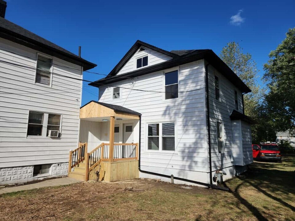 1022 N West St in Lima, OH - Building Photo