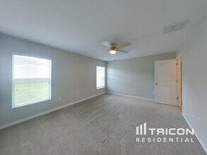 209 Archcliffe Point Pl in Dover, FL - Building Photo - Building Photo