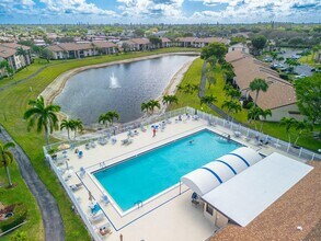 816 Sky Pine Way in Greenacres, FL - Building Photo - Building Photo