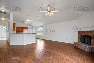 2800 Wakecrest Dr in Fort Worth, TX - Building Photo - Building Photo