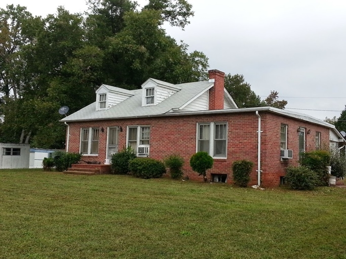 18400 New Kent Hwy in Barhamsville, VA - Building Photo