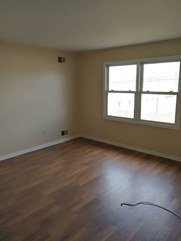 235 Cristiani St in Roselle, NJ - Building Photo - Building Photo