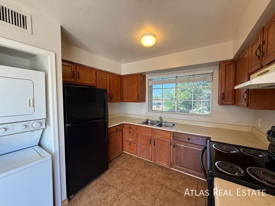 58 N May in Mesa, AZ - Building Photo