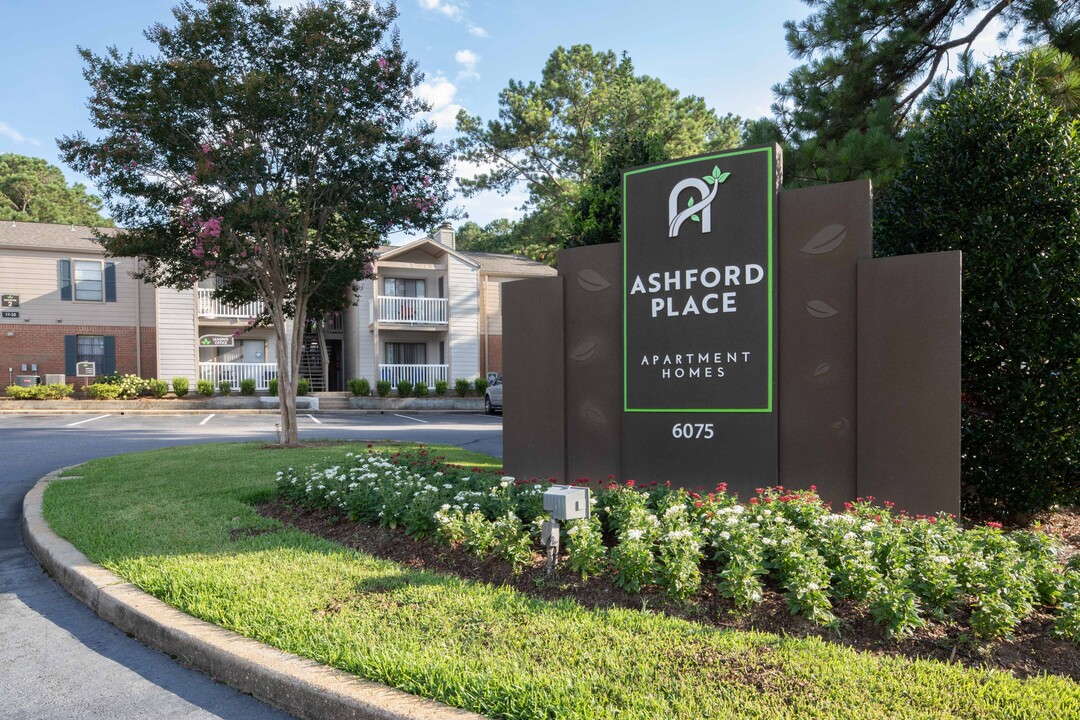 Ashford Place in Mobile, AL - Building Photo