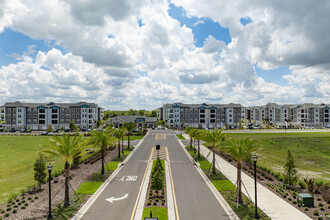 Maeva Modern Apartments in Lutz, FL - Foto de edificio - Building Photo