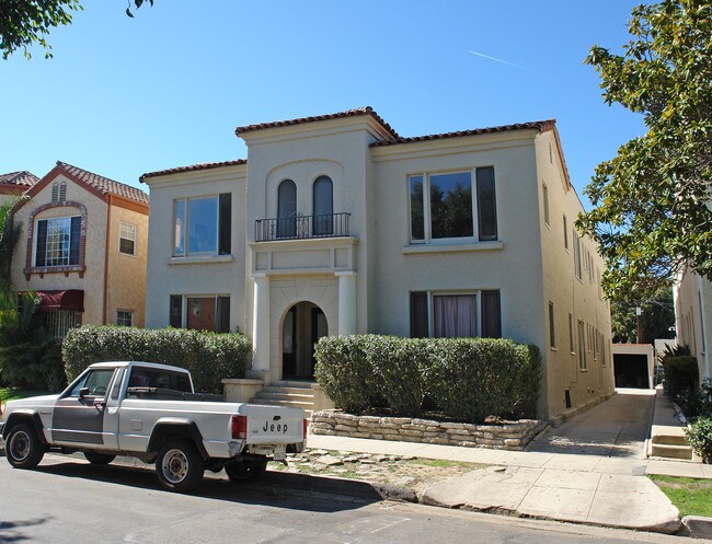 331 N Sierra Bonita Ave in Los Angeles, CA - Building Photo - Building Photo