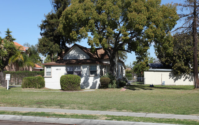 4803-4809 Live Oak St in Bell, CA - Building Photo - Building Photo