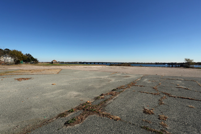 The Gardens of Mill Creek in Hampton, VA - Building Photo - Building Photo