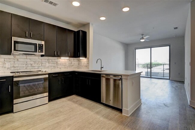 property at 6400 Washington St