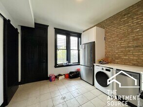 2648 W Augusta Blvd, Unit 3W in Chicago, IL - Building Photo - Building Photo