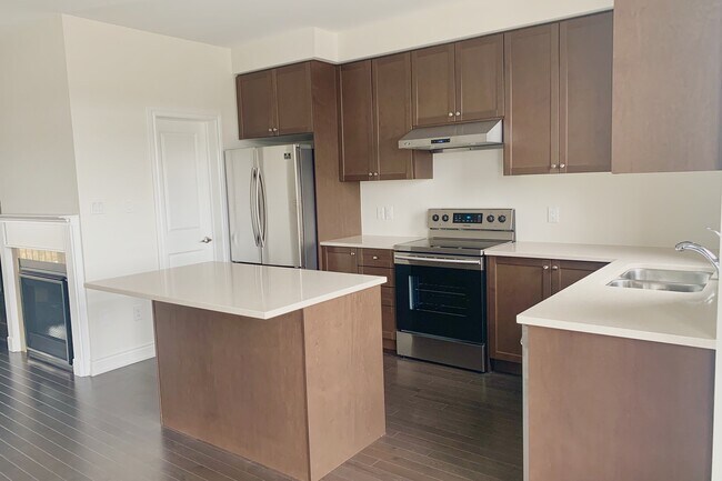 10 Oakmore Ln in Brampton, ON - Building Photo - Building Photo