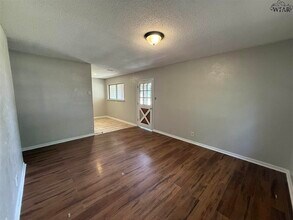 4609 Meadow Lake Dr in Wichita Falls, TX - Building Photo - Building Photo