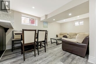 9 Brethby St in Caledon, ON - Building Photo - Building Photo
