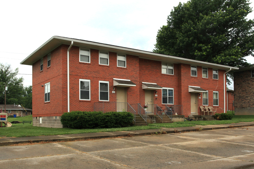 Bondurant Heights in Shelbyville, KY - Building Photo