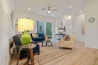 509 Alisal Ln in Sacramento, CA - Building Photo - Building Photo