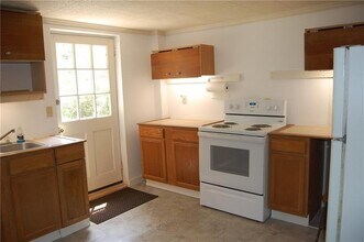 649 Kenilworth Cir in Stone Mountain, GA - Building Photo - Building Photo