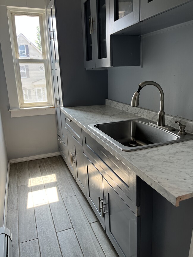 15 Gershom Ave, Unit 15