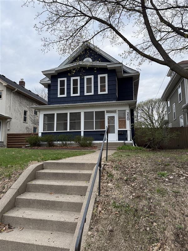 property at 220 Penn Ave S