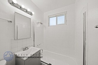 8232 Wilcox in Bell, CA - Foto de edificio - Building Photo