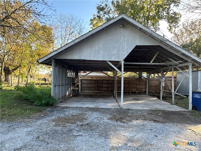 882 Buerger Ln in Seguin, TX - Building Photo - Building Photo