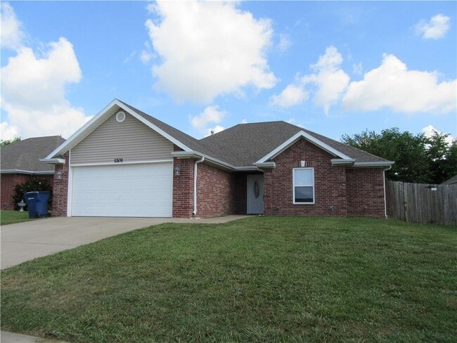 property at 1201 E Ken Leach
