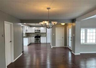 809 Utica Rd in Utica, NY - Building Photo - Building Photo
