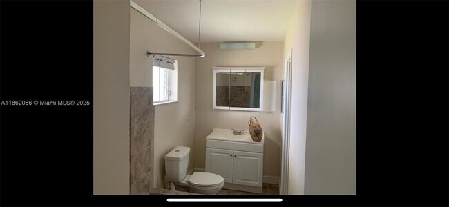 6720 Arbor Dr in Miramar, FL - Building Photo - Building Photo