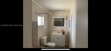 6720 Arbor Dr in Miramar, FL - Foto de edificio - Building Photo