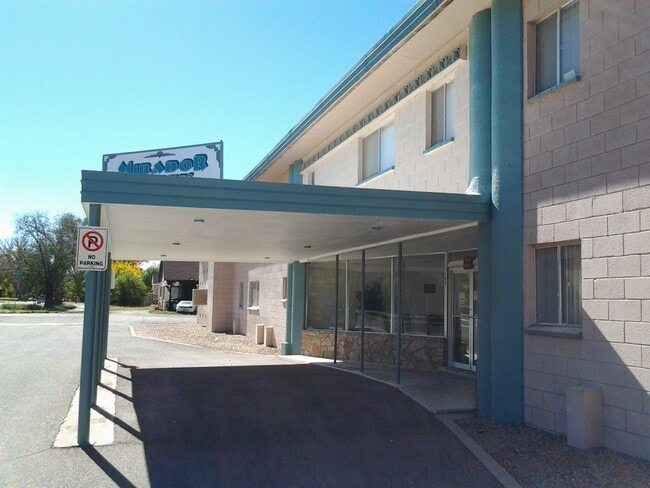 Mirador Apartments in Roswell, NM - Foto de edificio - Building Photo