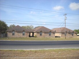 322 Main Ave in Alton, TX - Building Photo