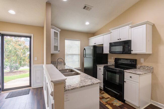 114 York Way in Augusta, GA - Building Photo - Building Photo