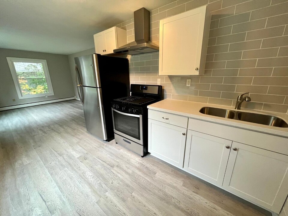 112 Sapsucker Woods Rd-Unit -1B in Ithaca, NY - Foto de edificio