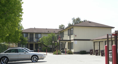 The Meadows in Hayward, CA - Building Photo - Building Photo