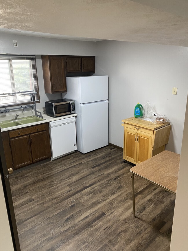 832 Flats in Minden, NE - Foto de edificio - Building Photo