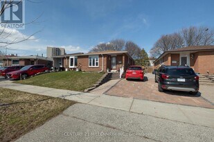 67 Coxworth Crescent in Toronto, ON - Building Photo