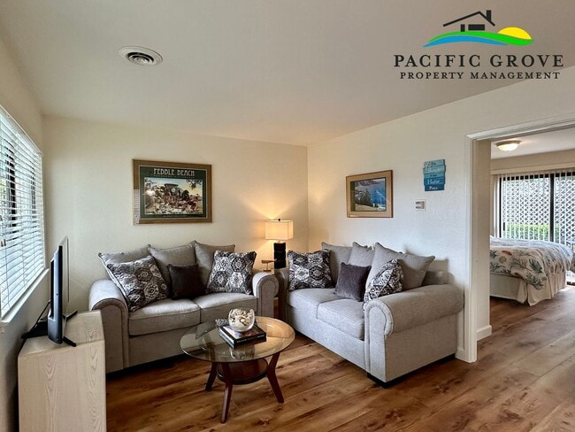 308-301 1st St in Pacific Grove, CA - Building Photo - Building Photo