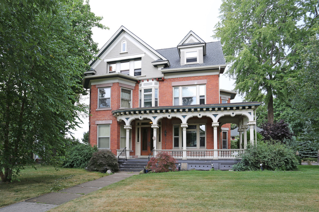 Apartment in Rochester, NY - Building Photo