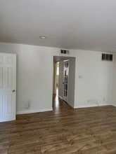 18547 Collins St, Unit 14 in Tarzana, CA - Building Photo - Building Photo