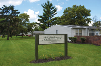 Hollybrook Apartments in Marion, OH - Building Photo - Building Photo