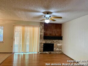 5959 Oak Run St in San Antonio, TX - Building Photo - Building Photo