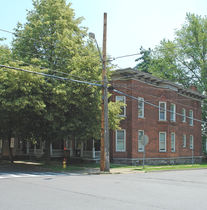 190-194 Grand Ave in Saratoga Springs, NY - Building Photo