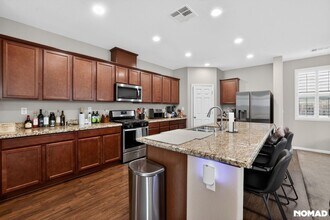 5309 Ocean Ln in Elk Grove, CA - Building Photo - Building Photo