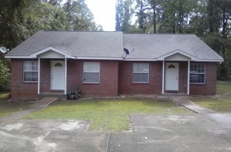 two bedroom duplex in Tallahassee, FL - Building Photo - Building Photo