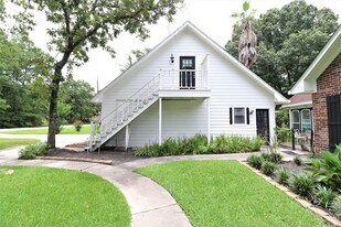 1702 Cougar Creek in Conroe, TX - Building Photo
