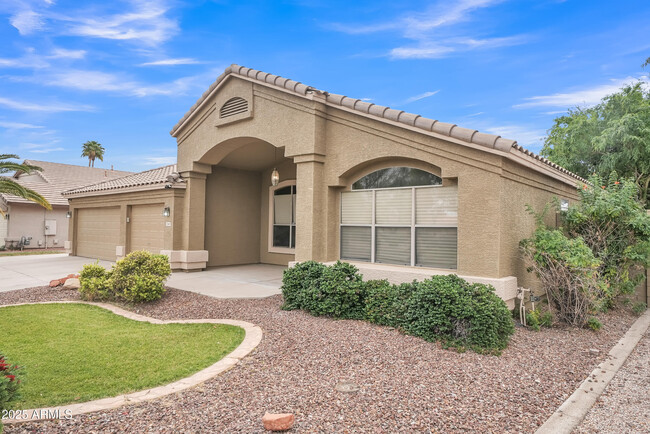 property at 2343 E Kempton Rd