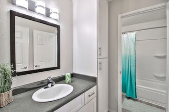 Larkspur in Sacramento, CA - Building Photo - Building Photo