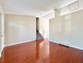 924 Starcrest Dr in Salt Lake City, UT - Building Photo - Building Photo