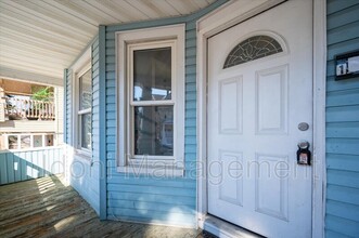 33 Giles St in Waterbury, CT - Building Photo - Building Photo
