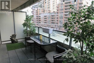 150 E Liberty St in Toronto, ON - Building Photo