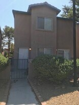 5207 Souvenir Ln in Las Vegas, NV - Building Photo